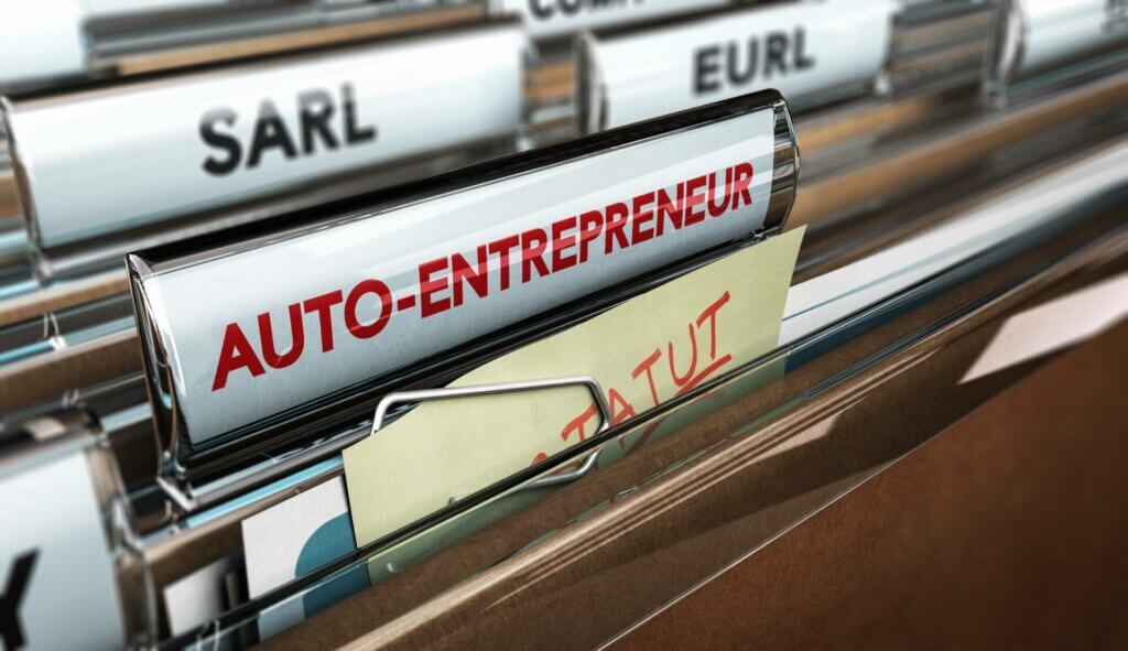 Gros plan sur un tiroir avec des compartiments SARL, Auto-entrepreneurs et EURL